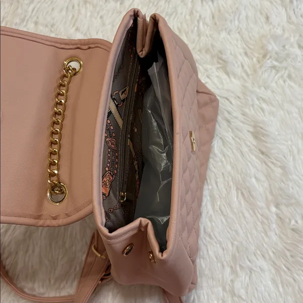 Quilted Pink Backpack with Gold Chain - Image 3