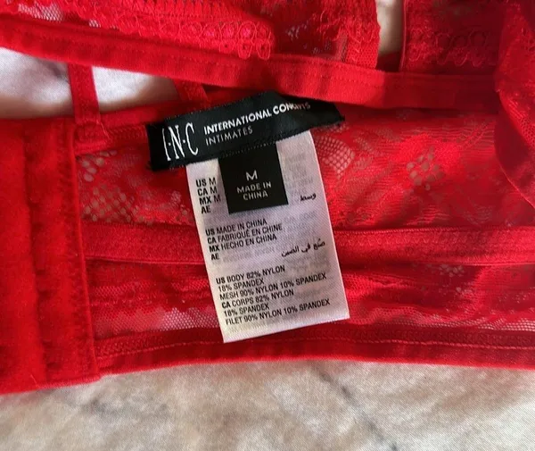 INC red lacey cross back wireless bra M - Image 4