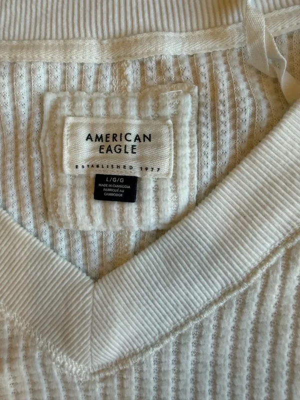 American Eagle Top Womens Large Thermal Oversized White V-neck Waffle Knit Shirt - Image 2