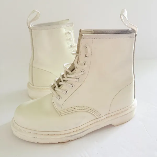 Dr Martens 1460 Mono White Smooth Leather Lace Up Combat Boots Iconic Sole 8M/9L - Image 7
