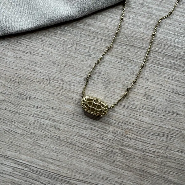 Kendra Scott Gold Pendant Necklace - Image 3
