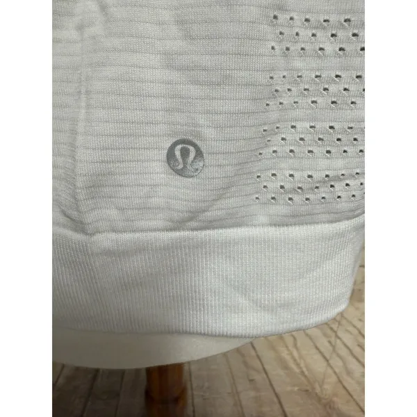 Lululemon Swiftly‎ Breathe Long Sleeve Top Womens 10 White Relaxed Fit Athletic - Image 4