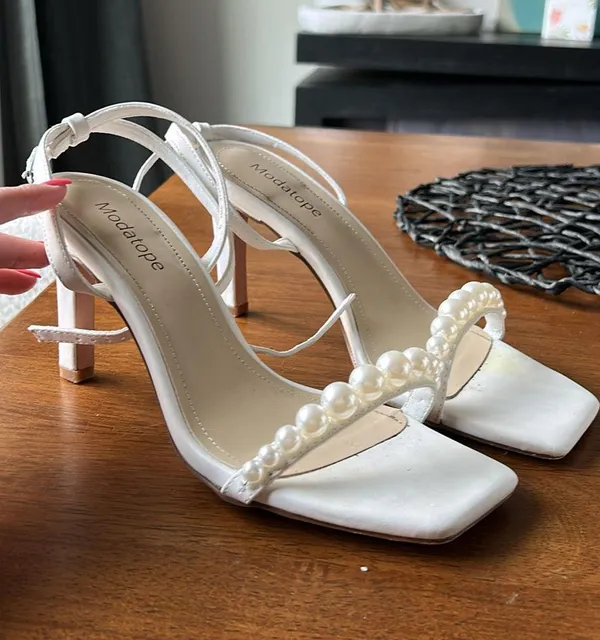 Wedding Heels White Size 7 - Image 4