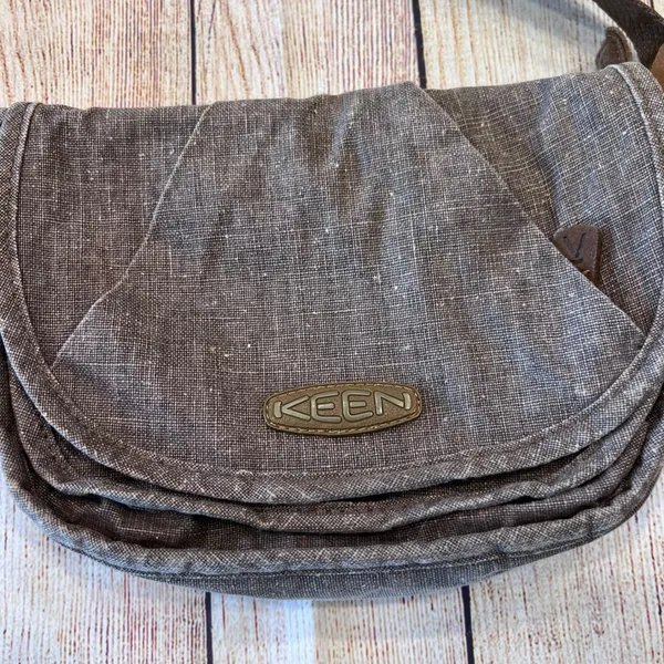 Keen Montclair Mini Canvas Crossbody Bag Adjustable Leopard‎ Strap Purse - Image 2