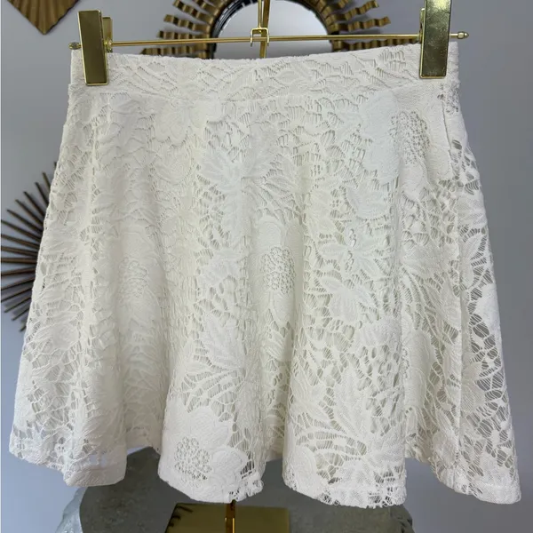 Aeropostale White Lace Mini Skirt - Image 4