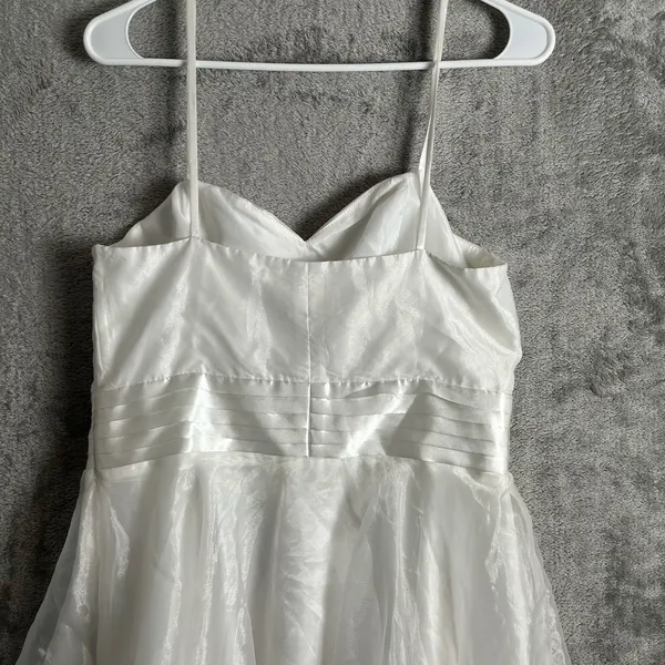 Vintage Eliza J Romantic White Organza Wedding Bridal Dress Floral Waist Detail‎ - Image 2
