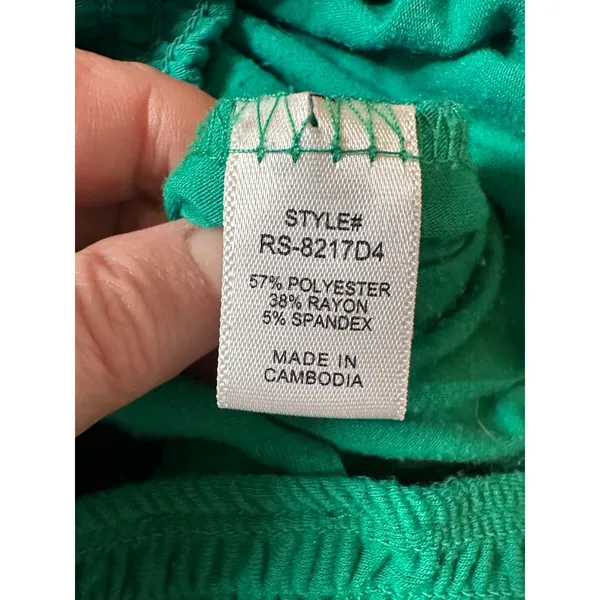 Zenana Emerald Green Smocked Bodice Tiered Maxi Dress Medium (light pilling) - Image 8
