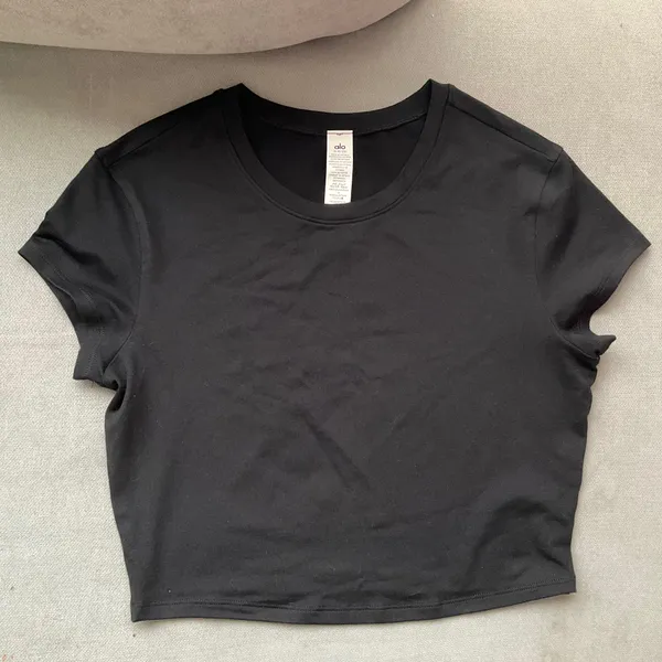 Alo Yoga Alosoft Crop Finesse Short Sleeve Black S - Image 2