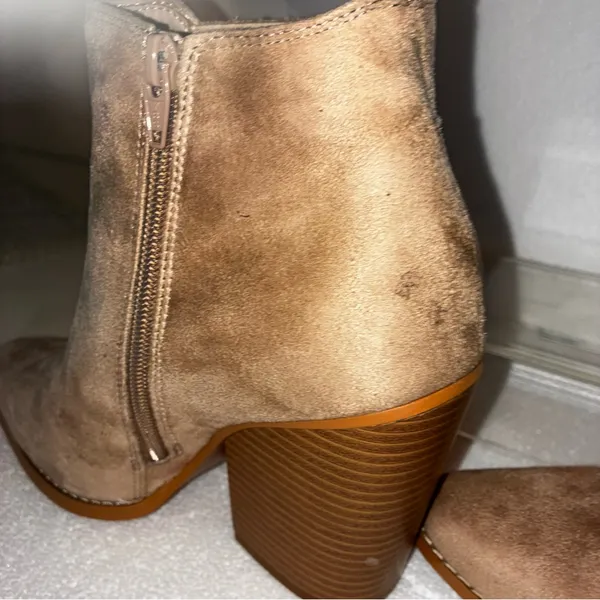 Faux Suede Tan Ankle Boots Size:9 - Image 14