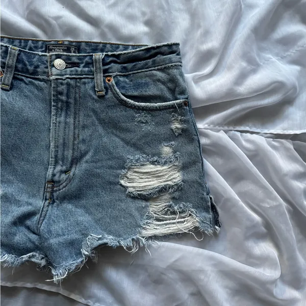 Abercrombie & Fitch Annie High Rise Short - Image 2