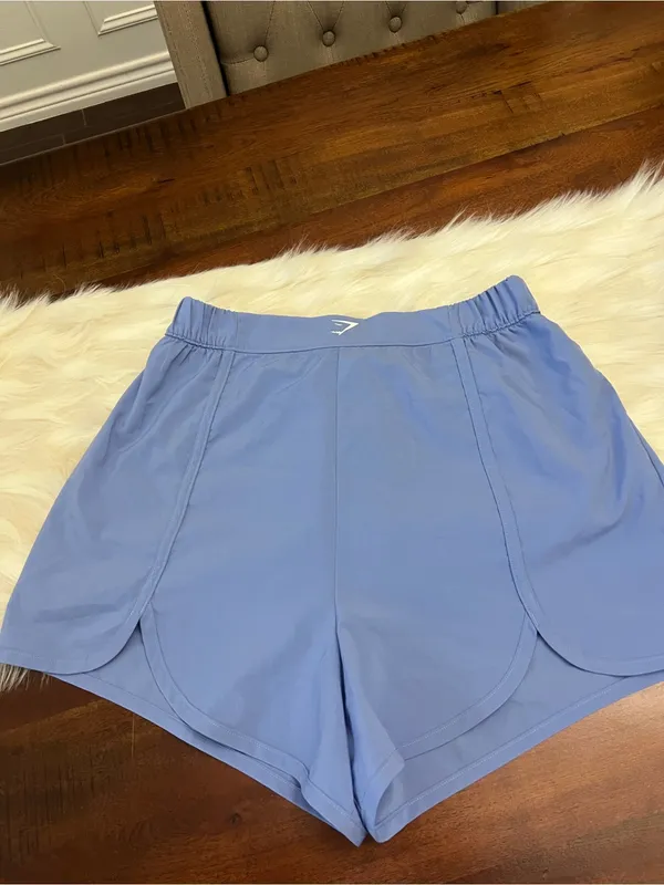Gymshark Scallop Hem Running Shorts Light Blue Elastic Waist Size Small - Image 3