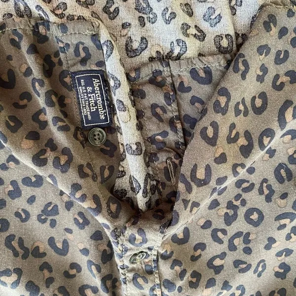 Abercrombie & Fitch Leopard Print Button Down Shirt Women’s Small - Image 4