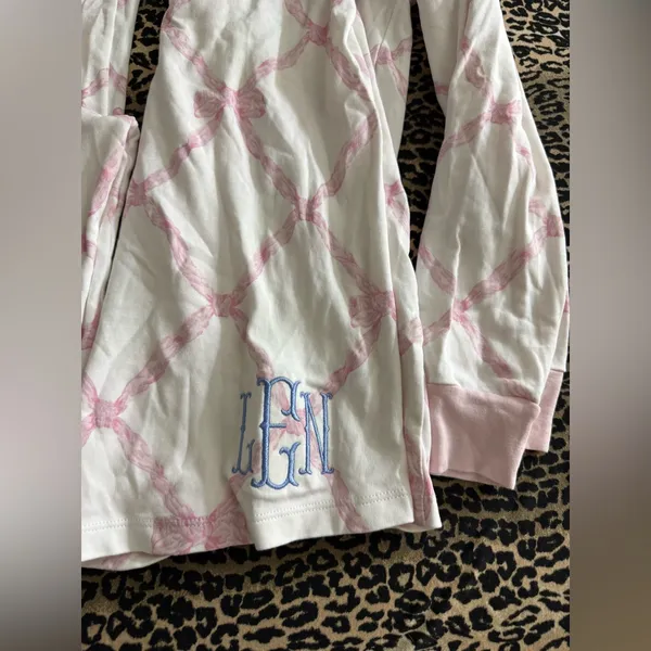 The Beaufort Bonnet Company Bow Pink/white Pajama Set Size Small‎ - Image 2