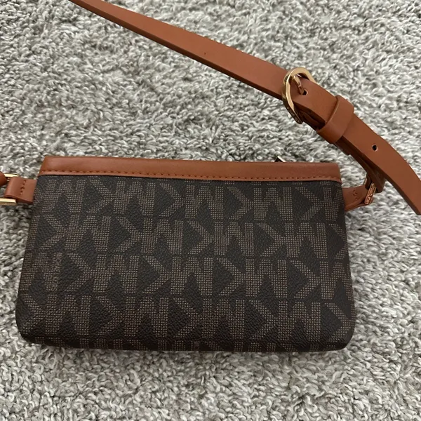 Michael Kors MK Logo Belt Bag - Image 4