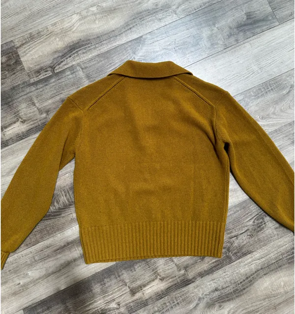 Everlane Cashmere Sweater - Image 4