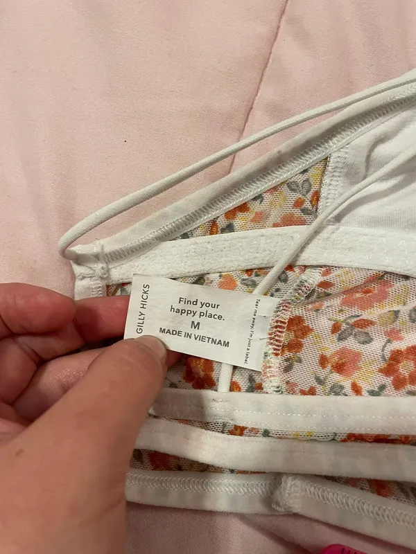 Gilly Hicks floral top - Image 3