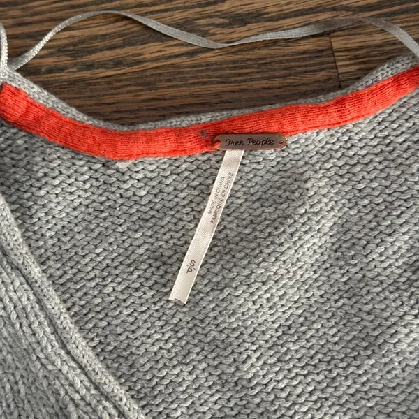Free people heather grey v neck drop sleeve oversized knit jumper sweater - Image 5