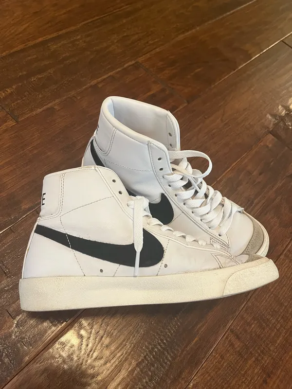 Nike Women’s Blazer Mid 77 High Top Sneaker - Image 6