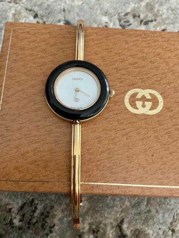 BEAUTIFUL GUCCI bangle watch set 🔥🔥🔥 - Image 3