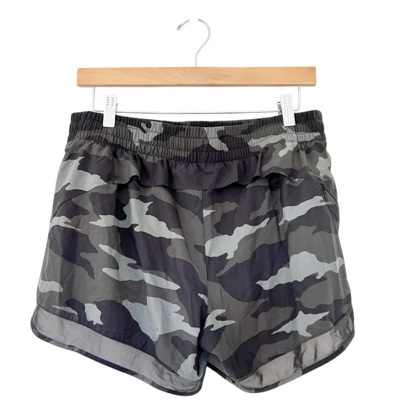 Athleta Camo Printed Mesh Run Racer Shorts Sz M - Image 7