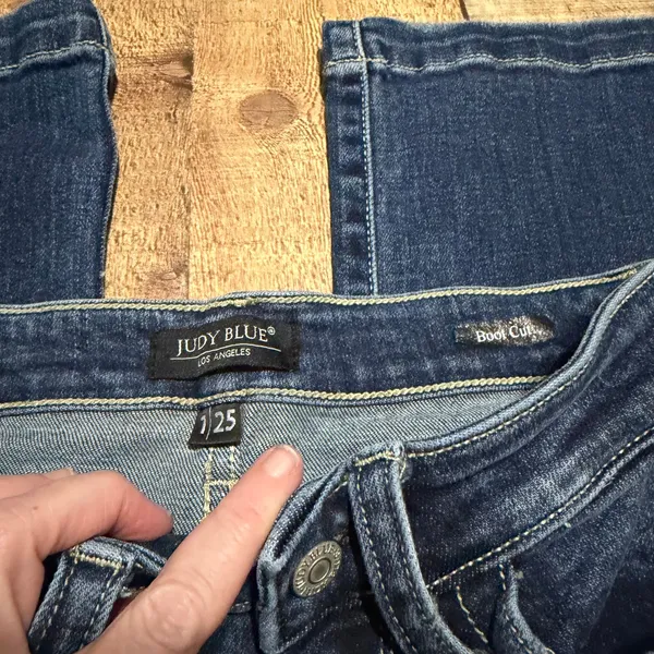 Judy Blue Women's Dark Denim Distressed Boot Cut Jeans Sz 1/25 Western Boho - Image 4