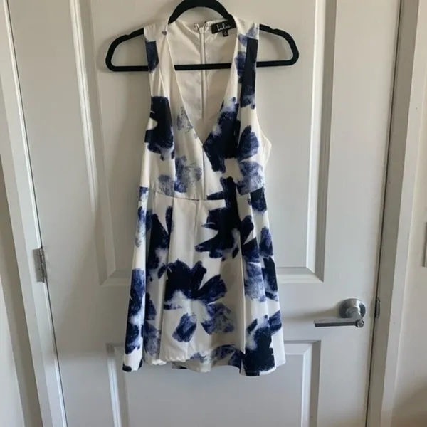 LULU’S Seeing Chic Floral V-Neck Dress Size S - Image 3