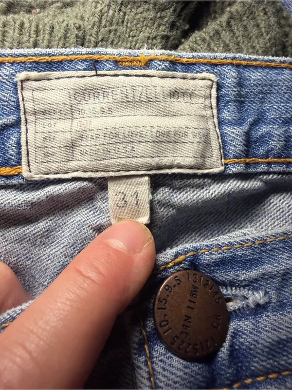 Current/Elliott Original Straight Prep Ribcage Raw Hem Light Wash jeans 31 - Image 4