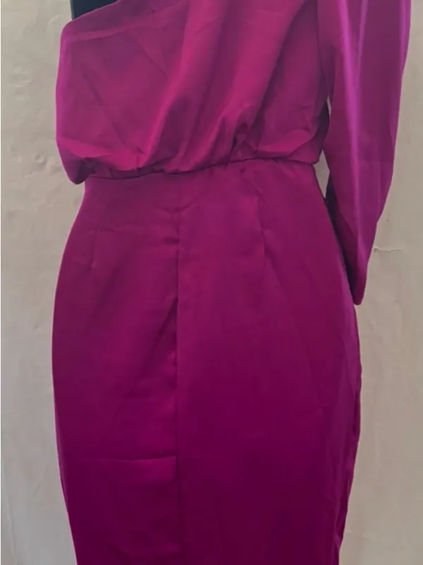 DO+BE One-Shoulder Ruched Cocktail Dress in Deep Fuchsia - Image 4