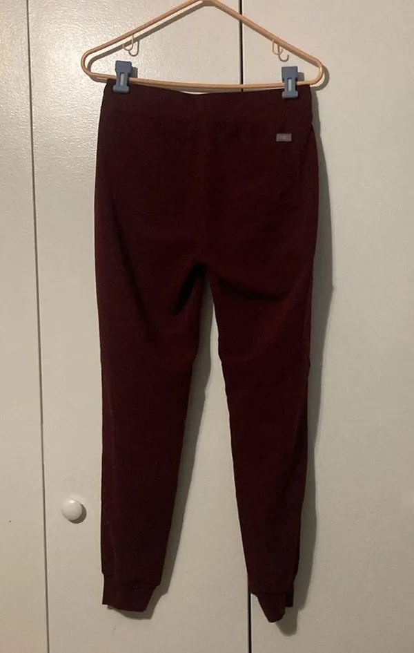 Figs Zamora Jogger Style Scrub Pants Women’s Size XS, 5 Pockets Wine Color - Image 6