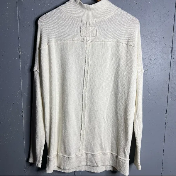Free People Casey Tunic Sweater im Ivory. size Small. - Image 5