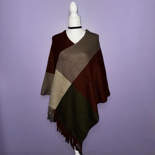 NEW Boutique Color Block Poncho with Fringe - Image 2