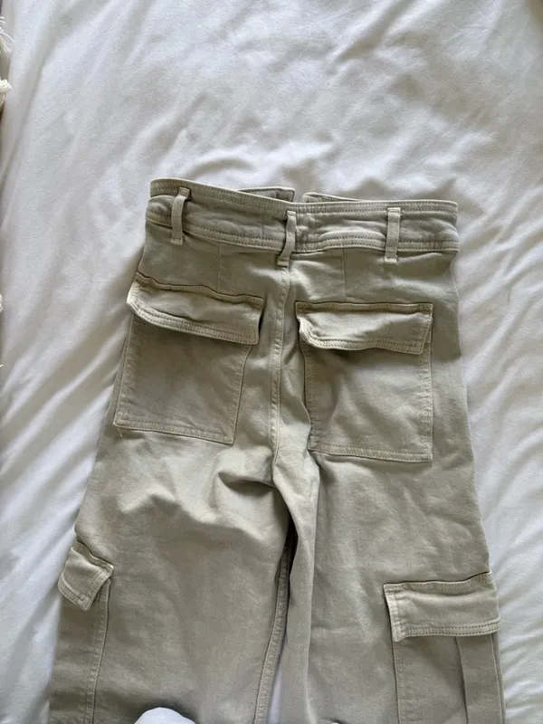 Zara Marine Pant with Cargo Style Oatmeal Color Straight-Leg Jeans with Raw Hem - Image 5