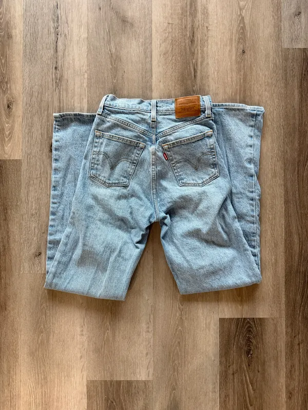 Levi’s Ribcage Straight Jeans - Image 4