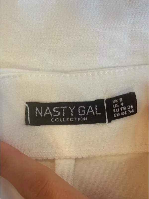 Nasty Gal White Pleated Mini Skirt Size US 4 - Image 4