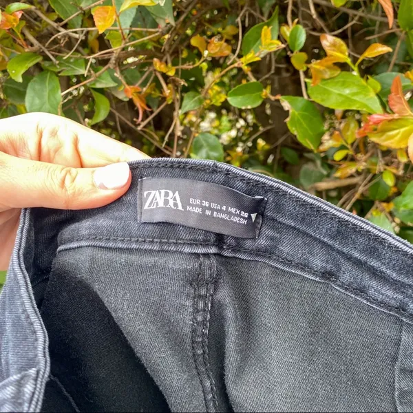 Zara // Black Hi-rise Skinny Jeans - Image 4