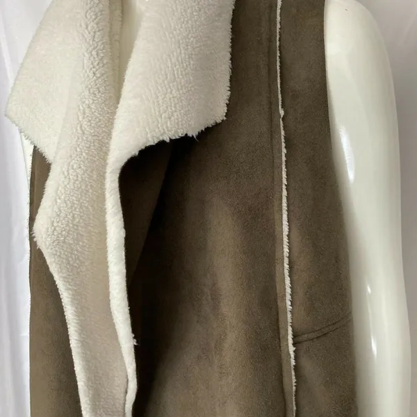 Susina NWT Open Front Vest Faux Shearling &‎ Suede Small - Image 8
