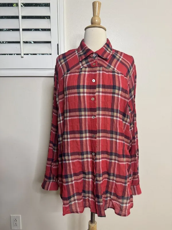 Love Stitch Size Medium (M) Plaid Button-Up Shirt with Chest Pocket - Image 2