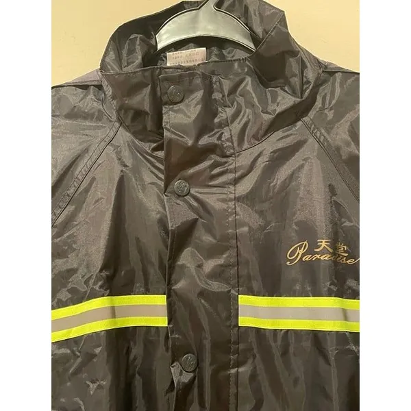 Black rain/trench jacket. Size 8 unisex - Image 4