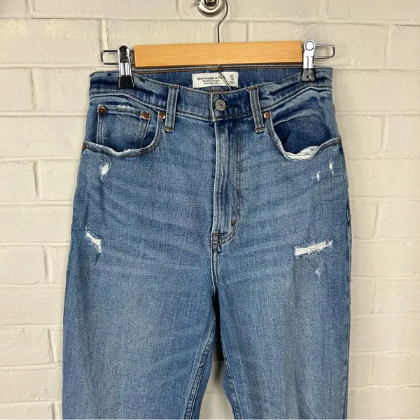 Abercrombie + Fitch Curve Love Ankle Straight Ultra High Rise Jeans Size 27/4 - Image 4