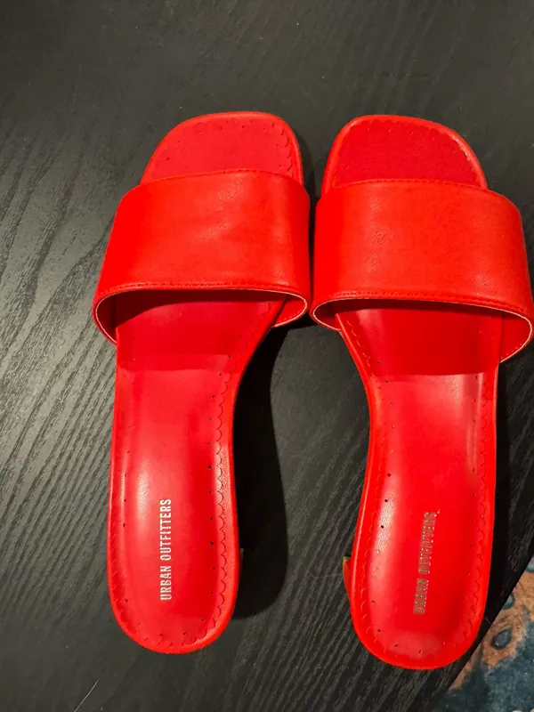 Urban Outfitters block heel sandals red - Image 3