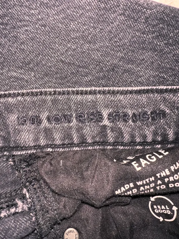 Low-Rise American Eagle Jeans - Image 4
