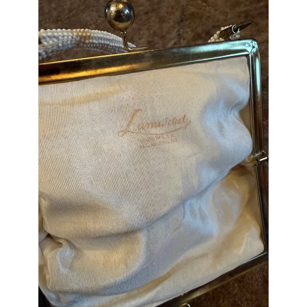 Vintage 1950s Lumured Corde Bead White Handbag Kiss Lock Beaded Evening Purse - Image 6
