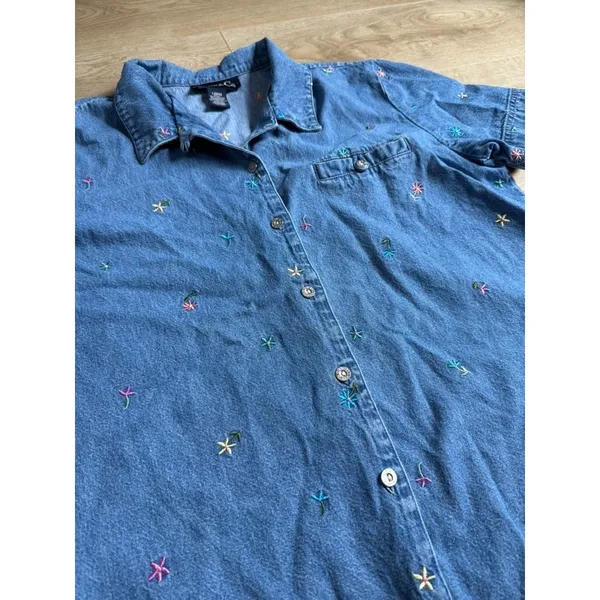 EUC Denim & Co short sleeve denim button up embroidered flowers 90s vintage sz L - Image 7