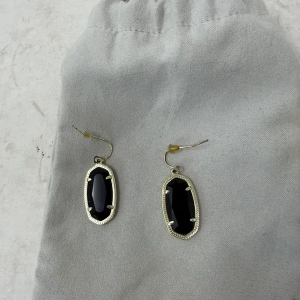 Kendra Scott Elle Gold Drop Earrings Black Opaque Glass - Image 6