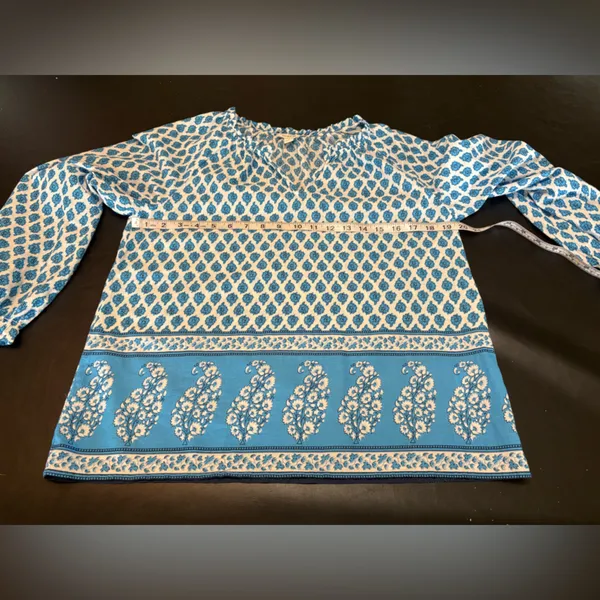 J. Crew Blue and White Patterned Blouse Size Small - Image 8