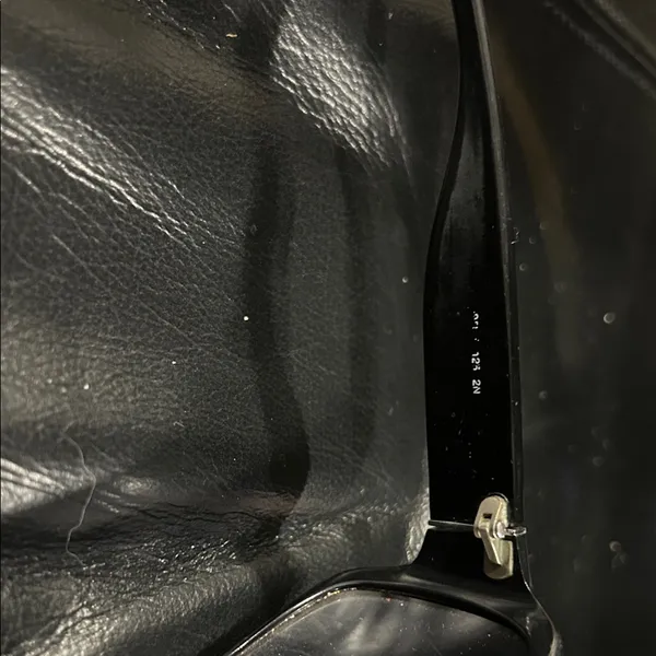 Coach Stylish Black Sunglasses - Image 2