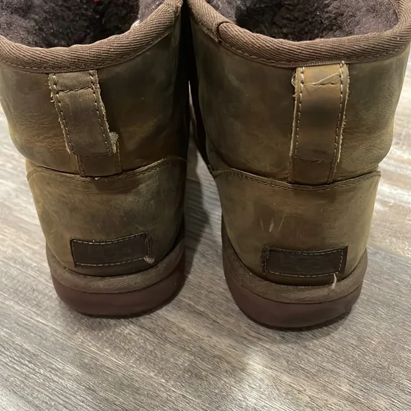 UGG Classic Mini Leather Bomber Boot - Image 5