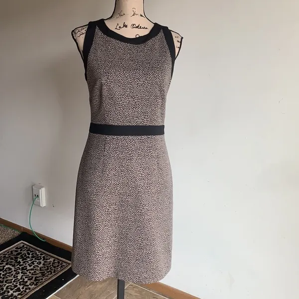 Tahari Sleeveless Leopard Sweater Dress - Image 3