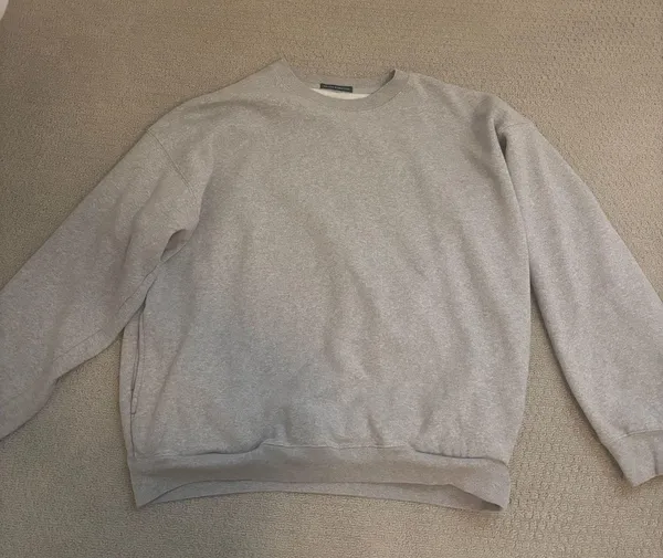 Brandy Melville Crewneck Sweatshirt - Image 2