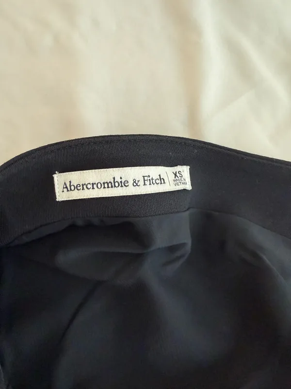 Abercrombie Halter Vest Open Back Tailored - Image 3